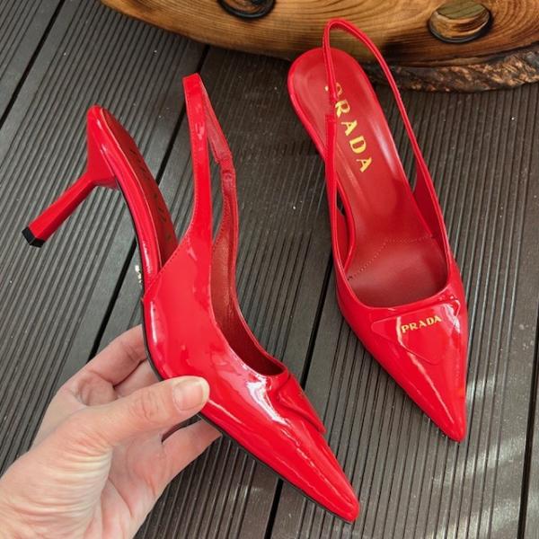 prd-kirmizi-topuklu-ayakkabi--resim-4902.jpg