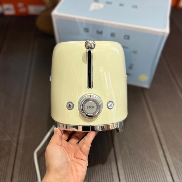 smeg-ekru-ekmek-kizartma-makinesi--resim3-7360.jpg