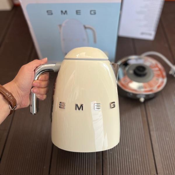 smeg-ekru-kettle-resim-6748.jpg