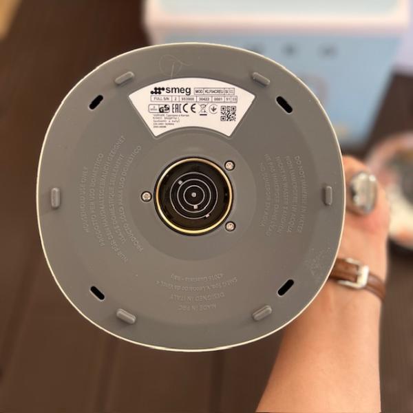 smeg-ekru-kettle-resim4-6748.jpg