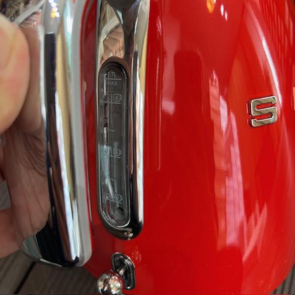 smeg-kirmizi-kettle-resim3-7304.jpg