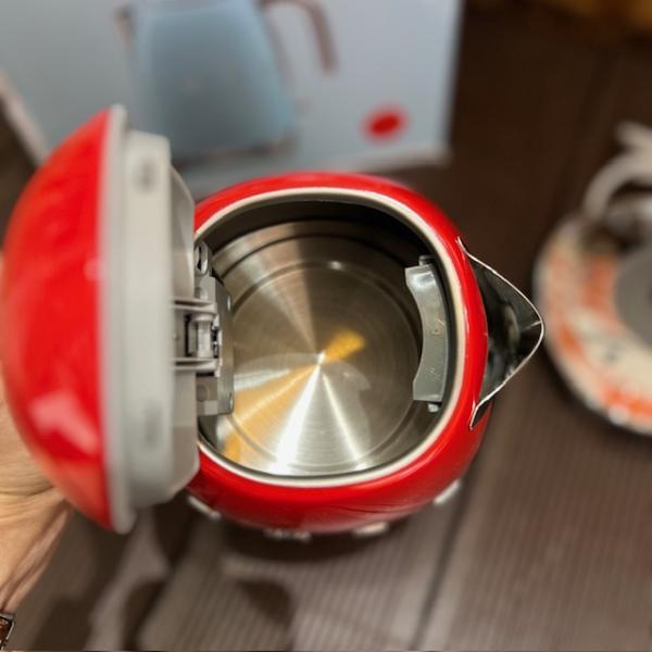 smeg-kirmizi-kettle-resim4-7304.jpg