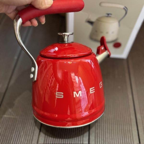 smeg-kirmizi-set-ustu-duduklu-kettle-resim2-7359.jpg