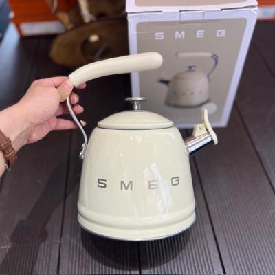 SMEG SET ÜSTÜ DÜDÜKLÜ EKRU KETTLE