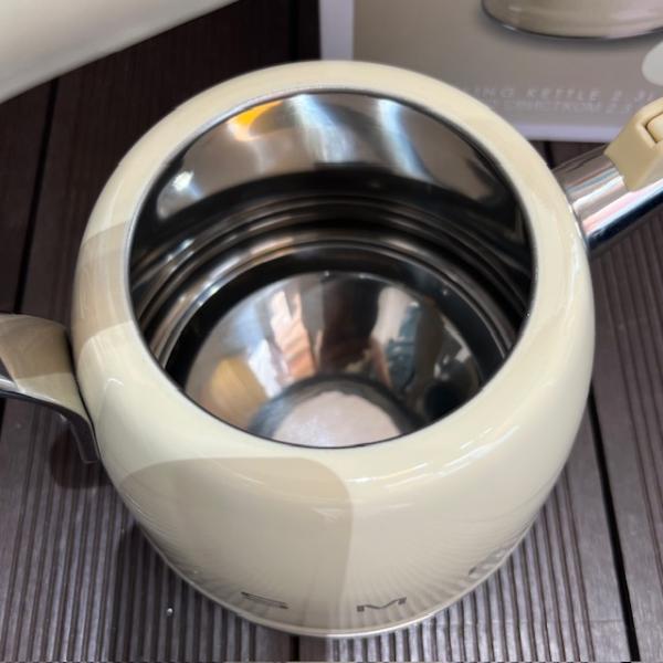 smeg-set-ustu-duduklu-ekru-kettle-resim3-7388.jpg