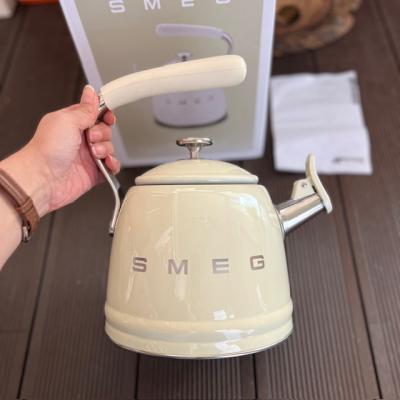 SMEG SET ÜSTÜ DÜDÜKLÜ KETTLE-2