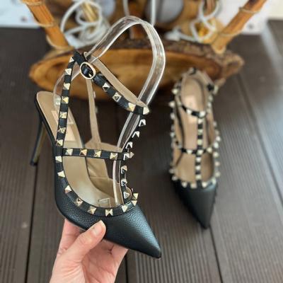 VLN SİYAH GOLD TOPUKLU AYAKKABI 