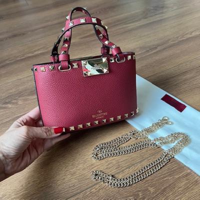 VLTN BORDO ZİNCİR ASKILI ÇANTA 