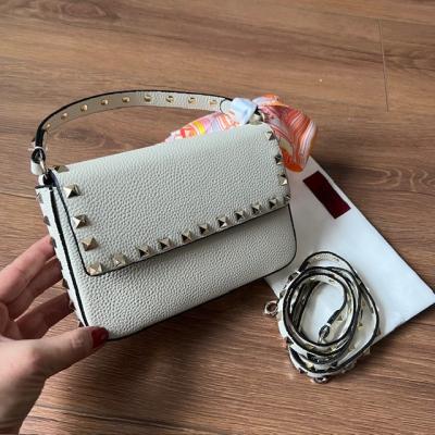 VLTN EKRU ASKILI ÇANTA 