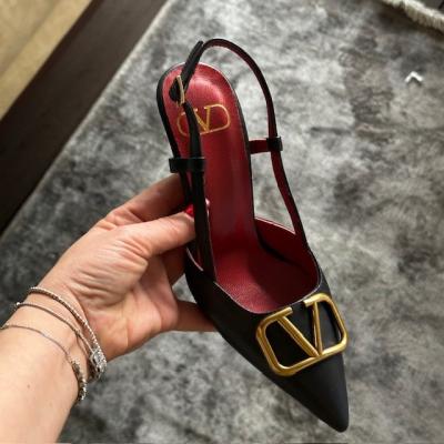 VLTN GOLD SİYAH TOPUKLU AYAKKABI 