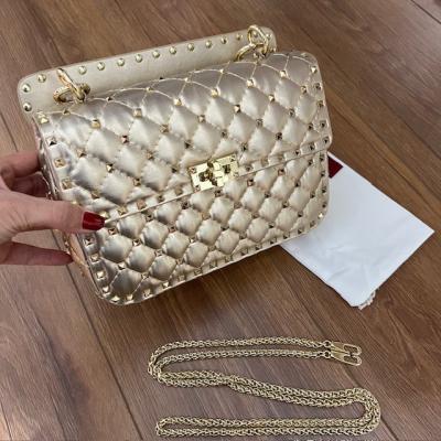 VLTN GOLD ZİNCİRLİ ÇANTA 