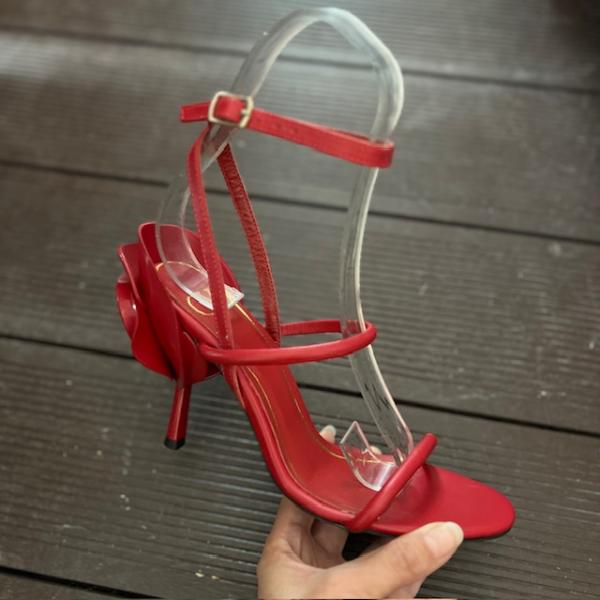 vltn-kirmizi-ayakkabi--resim-8073.jpg