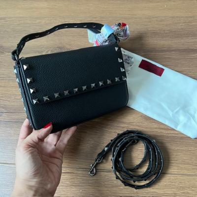 VLTN SİYAH ASKILI ÇANTA-2