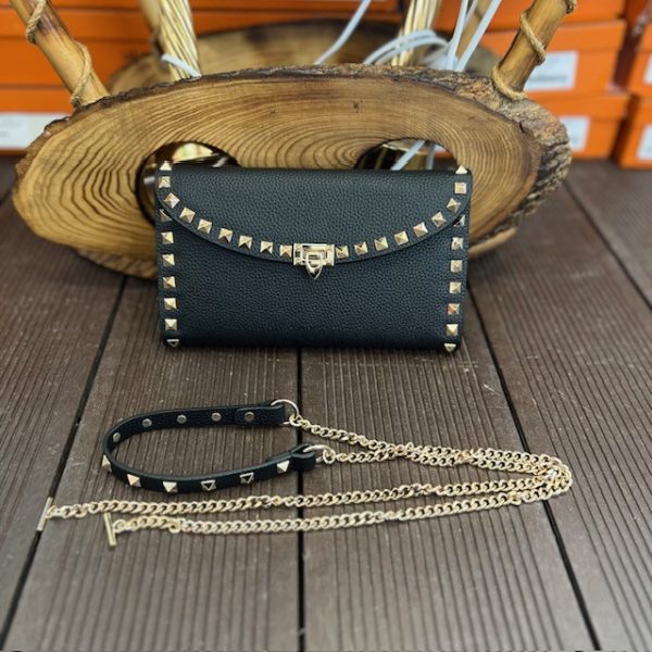 vltn-siyah-gold-rockstud-resim2-8292.jpg
