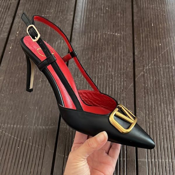vltn-siyah-gold-topuklu--resim-8052.jpg