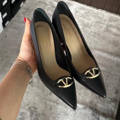 VLTN SİYAH GOLD TOPUKLU AYAKKABI 