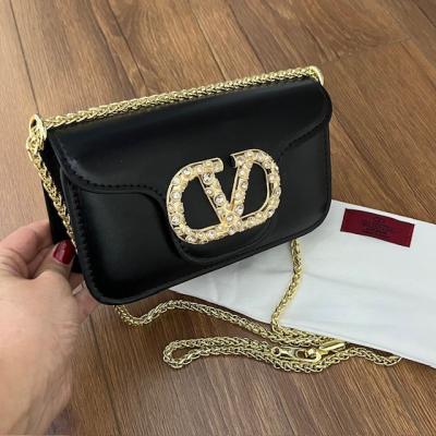 VLTN SİYAH ZİNCİRLİ ÇANTA 